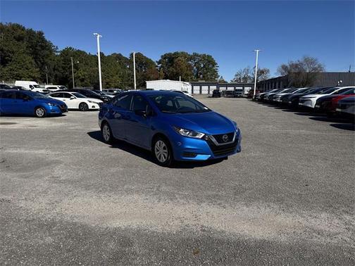 2022 Nissan Versa 1.6 S