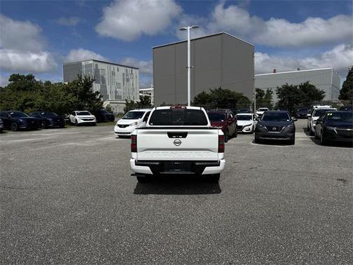 2025 Nissan Frontier SV