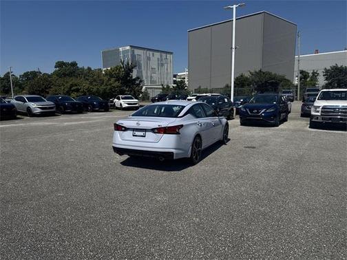 2025 Nissan Altima SR FWD