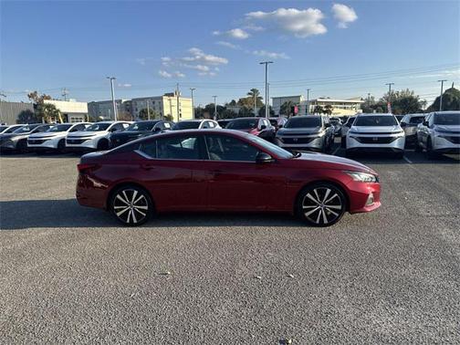 2020 Nissan Altima SR FWD