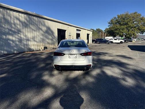 2024 Nissan Altima SR FWD