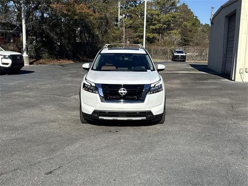 2025 Nissan Pathfinder Platinum 4WD