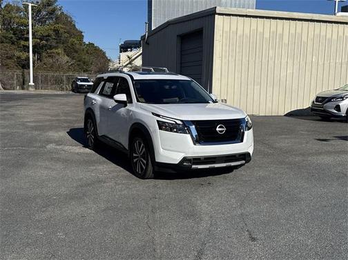 2025 Nissan Pathfinder Platinum 4WD