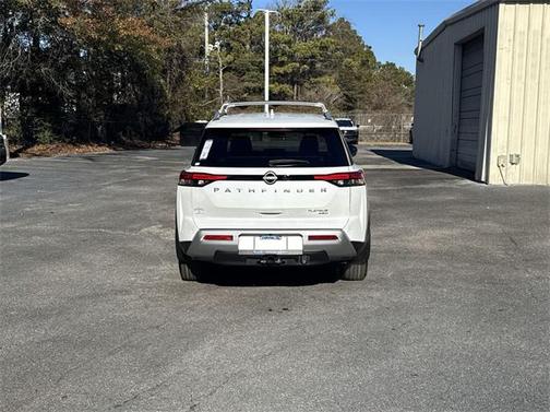 2025 Nissan Pathfinder Platinum 4WD