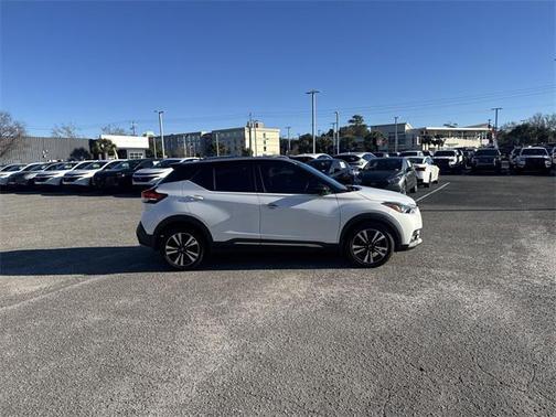 2018 Nissan Kicks SR