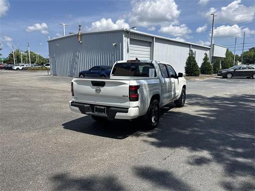 2025 Nissan Frontier SV