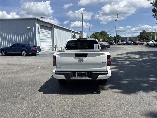 2025 Nissan Frontier SV