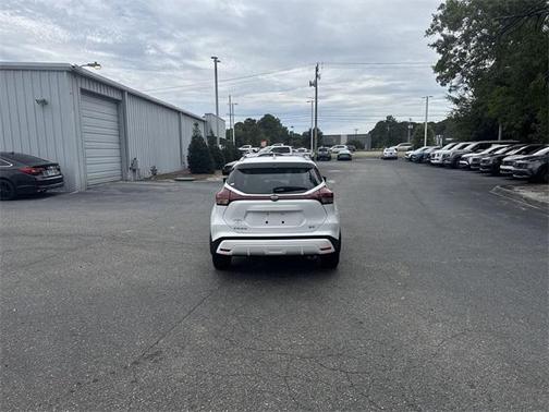 2024 Nissan Kicks SR