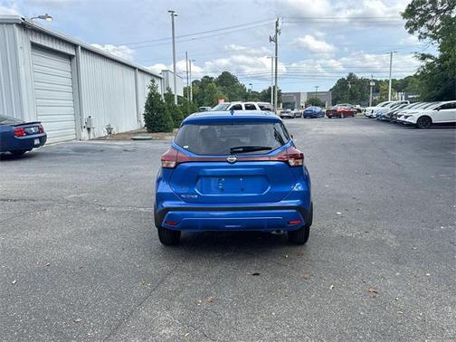 2025 Nissan Kicks S