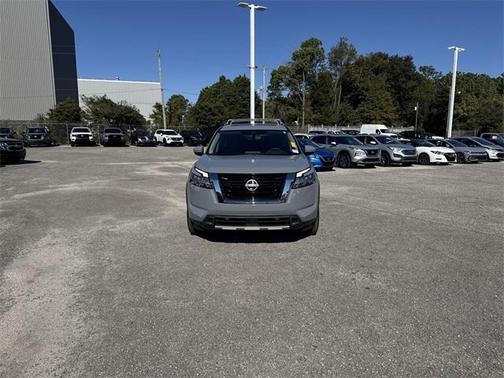 2024 Nissan Pathfinder Platinum 4WD