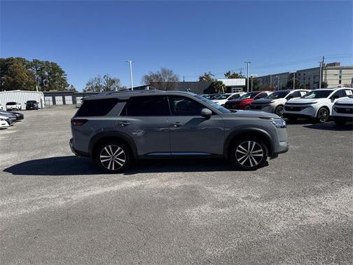 2024 Nissan Pathfinder Platinum 4WD