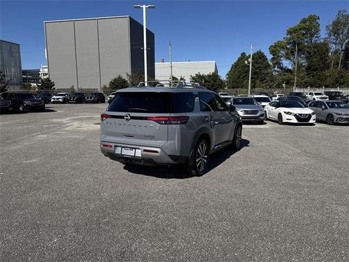 2024 Nissan Pathfinder Platinum 4WD