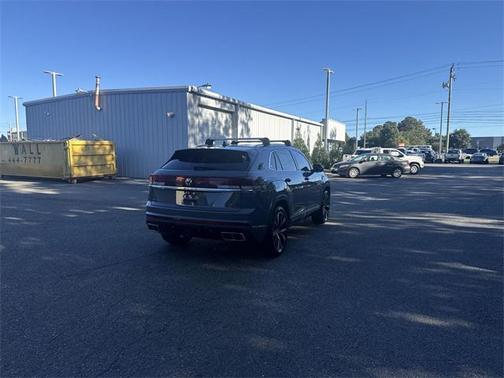 2024 Volkswagen Atlas Cross Sport 2.0T SEL Premium