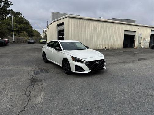 2025 Nissan Altima SR FWD