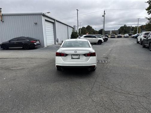 2025 Nissan Altima SR FWD