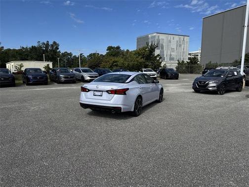 2025 Nissan Altima SR FWD