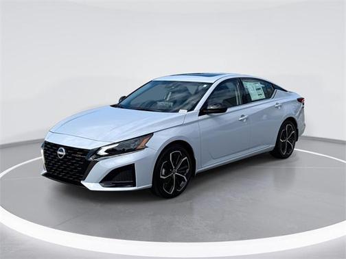 2025 Nissan Altima SR FWD