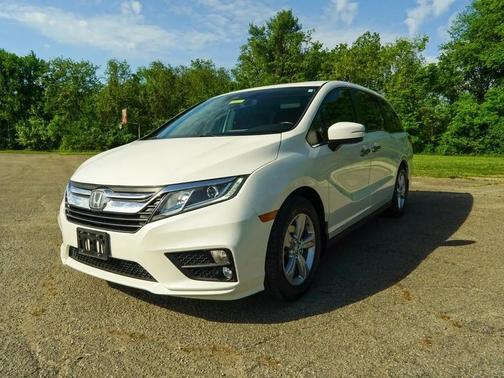 White Diamond Pearl 2019 Honda Odyssey EX-L