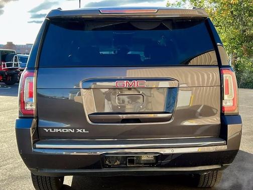 Gray 2016 GMC Yukon XL SLE