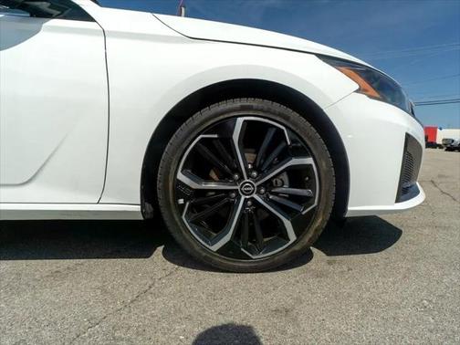 2023 Nissan Altima SR FWD