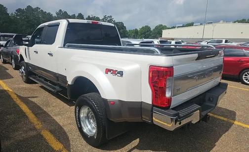 White 2017 Ford F-350 King Ranch