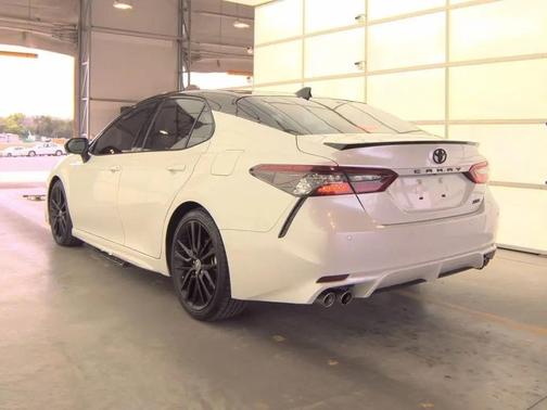 Wind Chill Pearl/Midnight Black Metallic 2023 Toyota Camry XSE