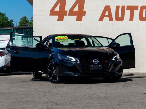 2023 Nissan Altima SR FWD