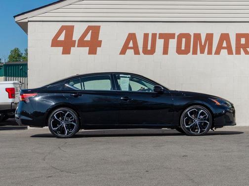 2023 Nissan Altima SR FWD