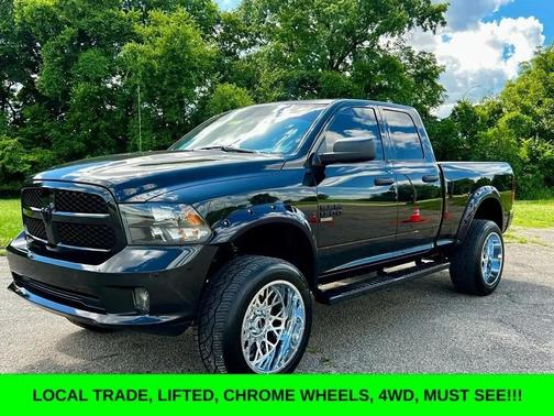 Brilliant Black Crystal Pearlcoat 2019 RAM 1500 Express