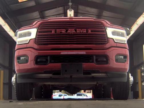 2019 RAM 3500 Laramie Crew Cab 4x4 8' Box