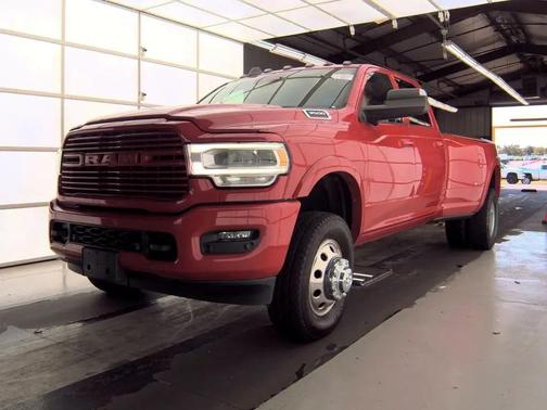 2019 RAM 3500 Laramie Crew Cab 4x4 8' Box