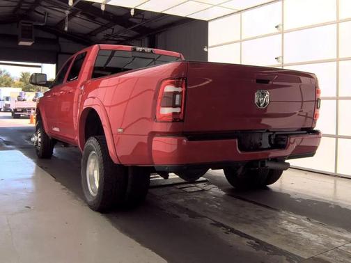 2019 RAM 3500 Laramie Crew Cab 4x4 8' Box