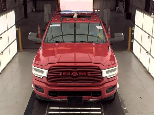 2019 RAM 3500 Laramie Crew Cab 4x4 8' Box