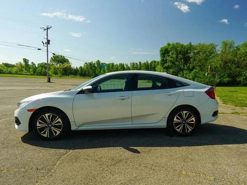 White 2017 Honda Civic EX-T