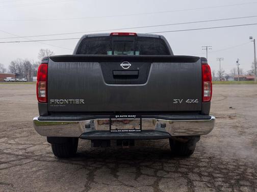 Gun Metallic 2021 Nissan Frontier SV