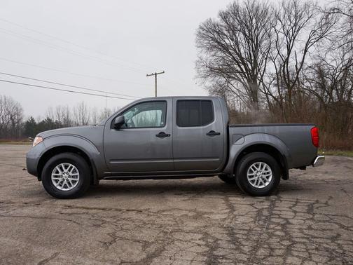 Gun Metallic 2021 Nissan Frontier SV