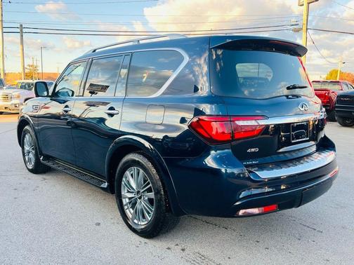 2022 INFINITI QX80 Luxe