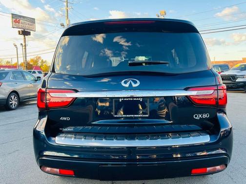 2022 INFINITI QX80 Luxe