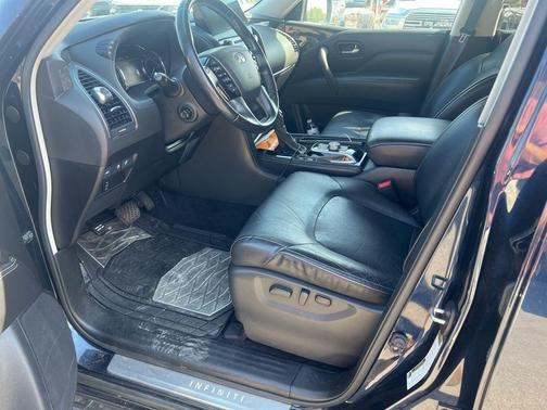 2022 INFINITI QX80 Luxe