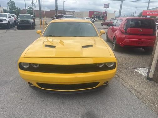 Yellow Jacket Clearcoat 2018 Dodge Challenger SXT