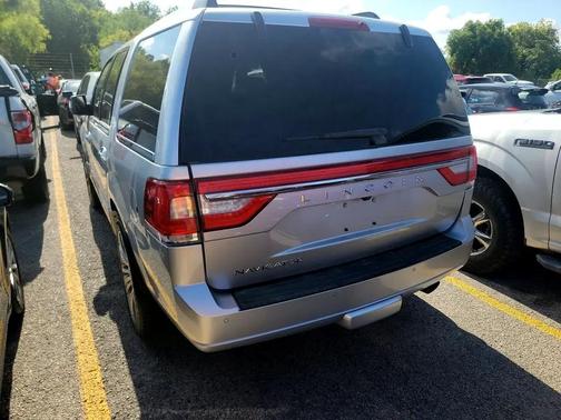 2017 Lincoln Navigator Select