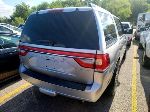 2017 Lincoln Navigator Select