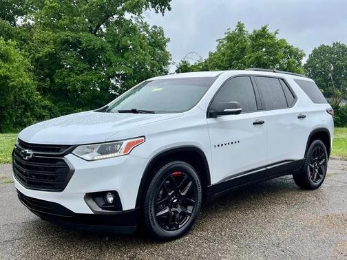 White 2021 Chevrolet Traverse Premier