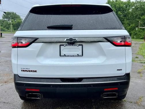 White 2021 Chevrolet Traverse Premier