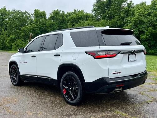 White 2021 Chevrolet Traverse Premier