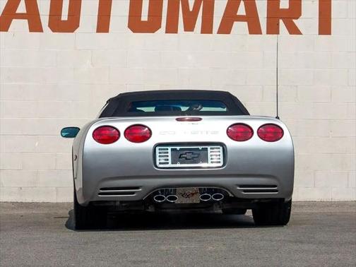 2004 Chevrolet Corvette Base