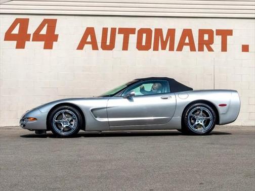 2004 Chevrolet Corvette Base