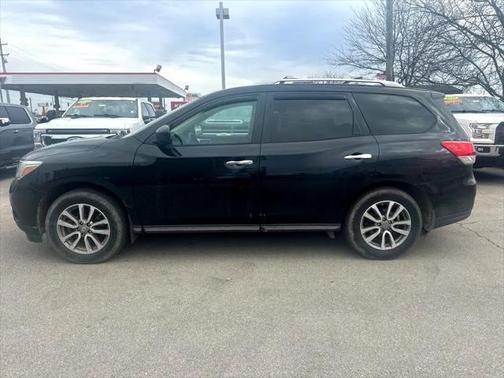2016 Nissan Pathfinder SV