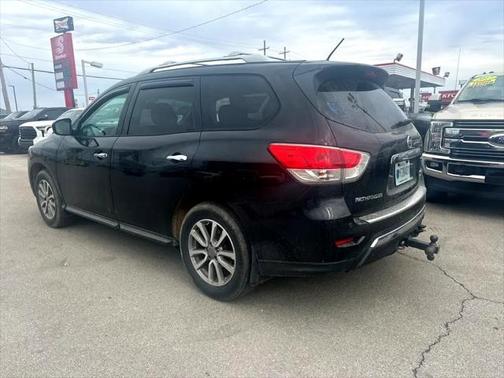 2016 Nissan Pathfinder SV