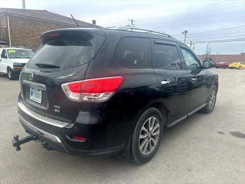 2016 Nissan Pathfinder SV